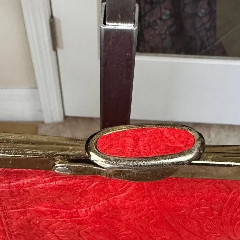 Vintage Red Embossed‎ Leather Clutch Bag Gold Chain Strap Floral Paisley Good